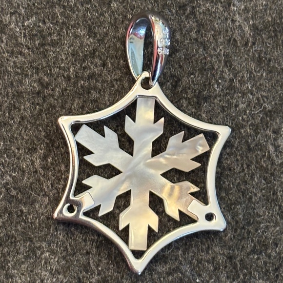 Complete set of 4 seasonal Honora mother-of-pearl pendants - Picture 3 of 11